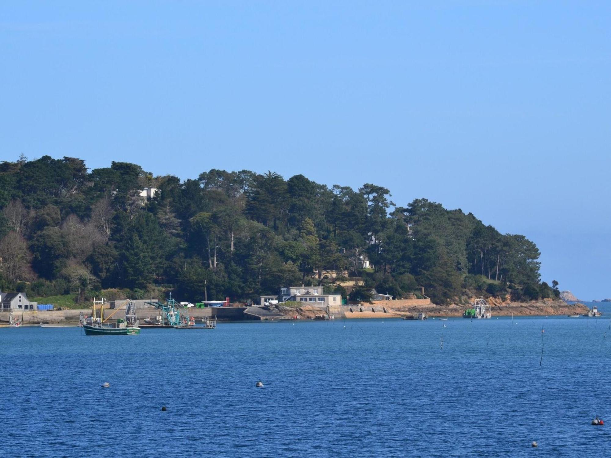 Beautiful Holiday Home In The Bay Of Morlaix Carantec Esterno foto